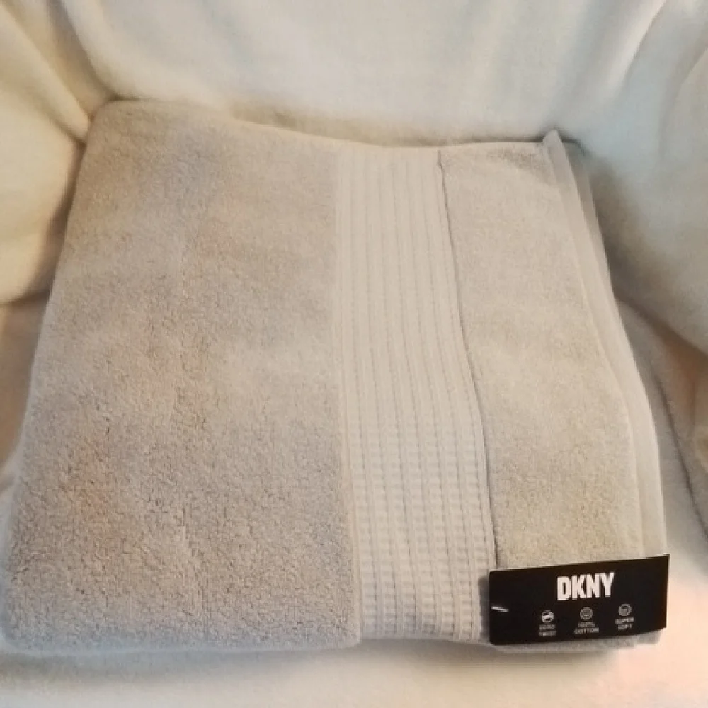 New! DKNY Bath Towel; 100 Cotton; Luxury! Gray. New from Nordstrom. Large 29x58